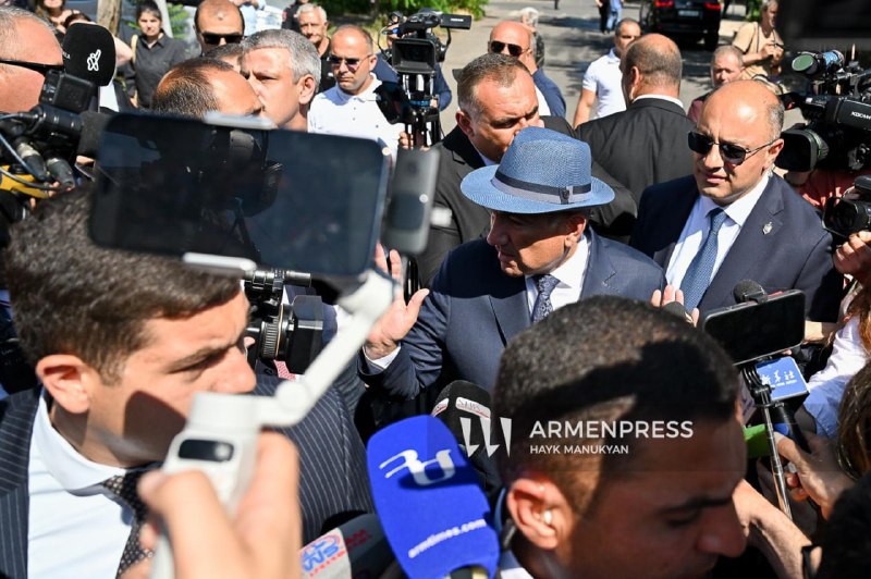 Пашинян высоко оценил армяно-грузинские отношения после голосования на выборах в Армавире