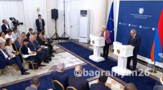 Урсула фон дер Ляйен поздравила Пашиняна с победой на выборах и объявила о пакете поддержки Армении в €200 млн