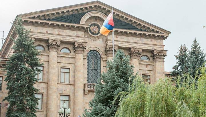 Внеочередная сессия парламента Армении 2 июля: повестку определит правительство