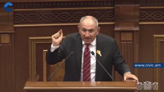 Никол Пашинян пообещал «сокрушить трёхглавую олигархию» в Вагаршапате