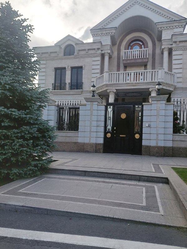 В Эчмиадзине расследуют схему уклонения от налогов, связанную с семьей Карапетянов