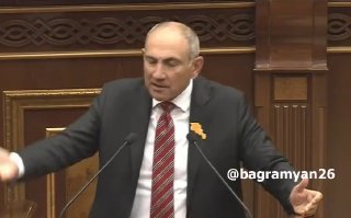 Пашинян призвал оппозицию выйти на площадь после заявлений о фальсификациях выборов в Эчмиадзине
