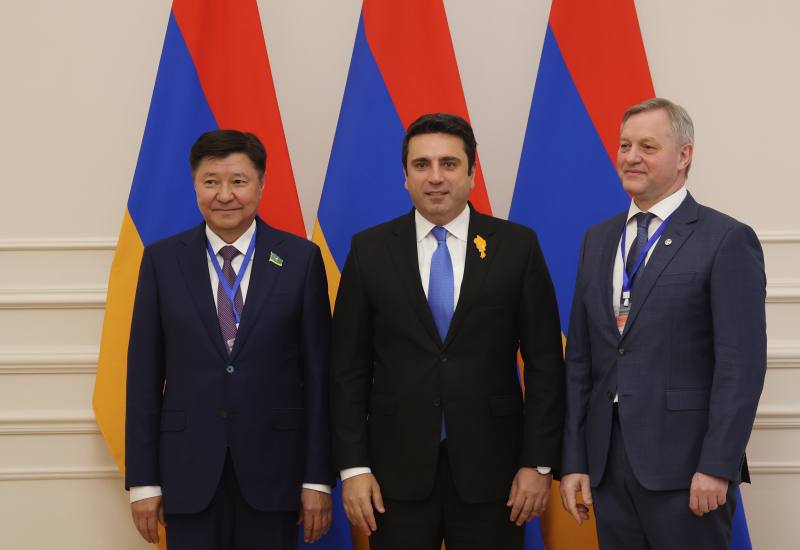 Ален Симонян принял миссию наблюдателей СНГ перед выборами в Армавире