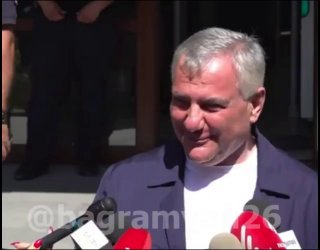 Кандидат в мэры Эчмиадзина Барсегян столкнулся с критикой из-за невыполненного обещания отказаться от гражданств